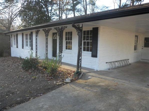 545 Oak Valley Dr, Riverdale, GA 30274