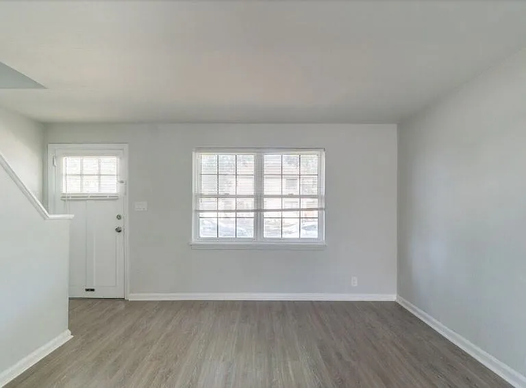 125 Yorke St — Photo 11