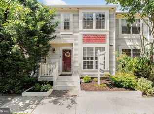 5734 Evergreen Knoll Ct, Alexandria, VA 22303