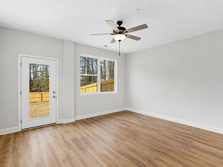 339 Gray Dr — Photo 5