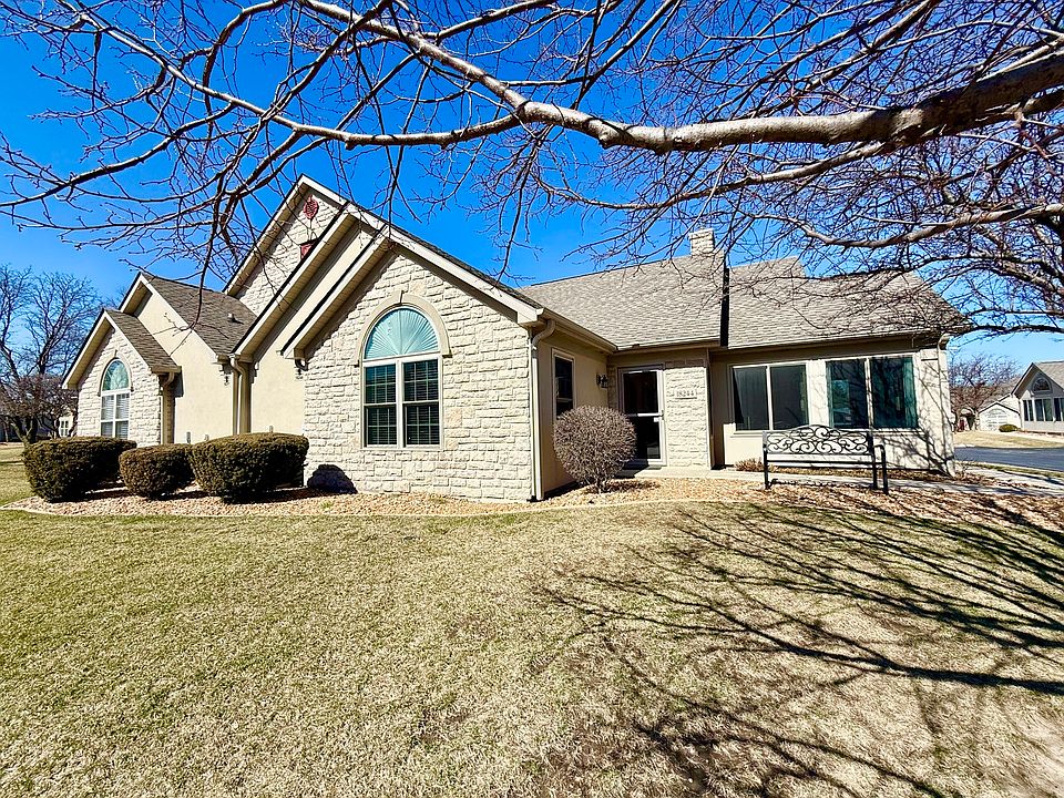1st image of 18244 Murphy Cir #18244