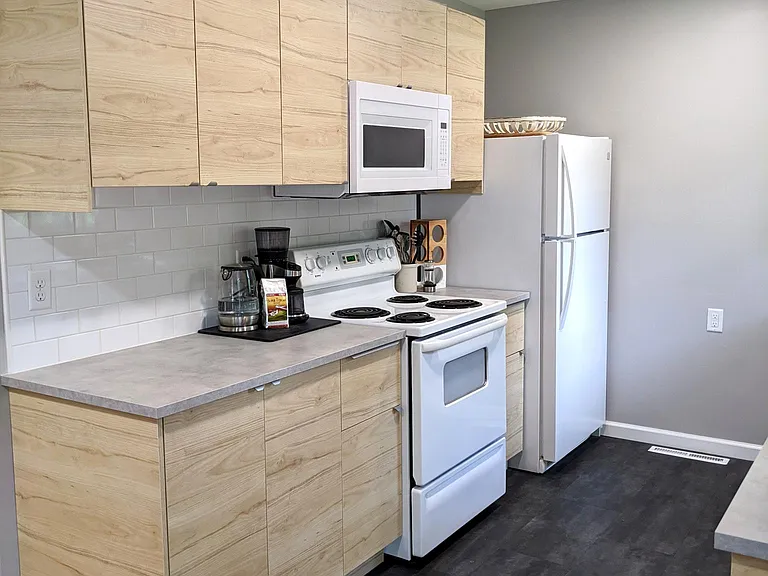 8910 Belleview Ave — Photo 13
