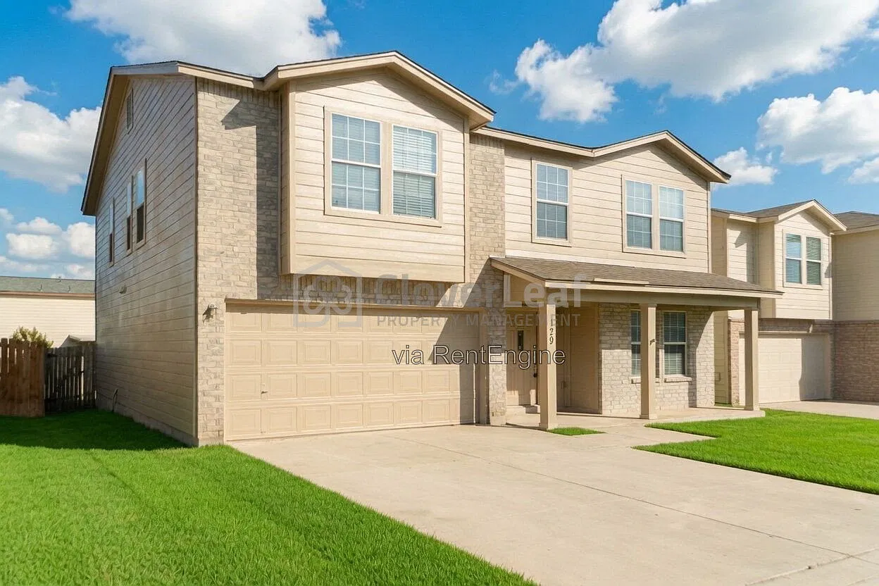 4 bed, 2.5 bath, 2700 sqft, $1,997 — Photo 4