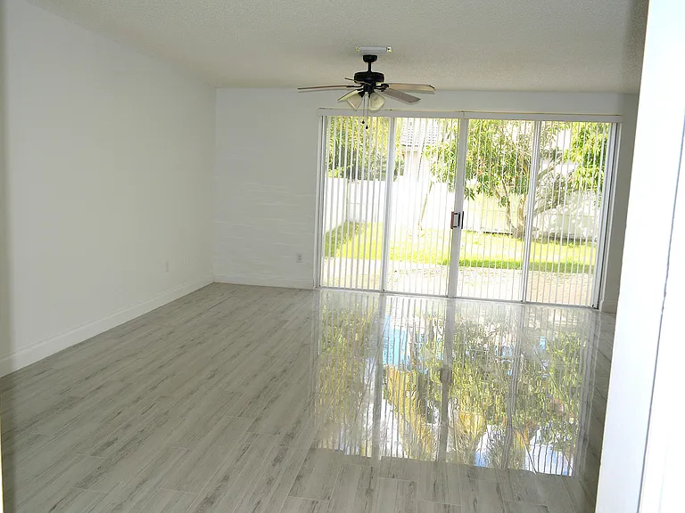 3003 Caffia Way — Photo 5