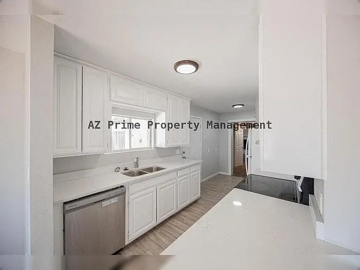 1140 W 7th St — Photo 10