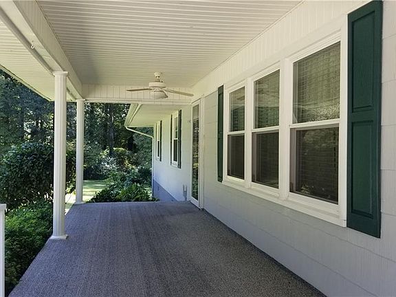 5th image of 333 Brookwood Dr