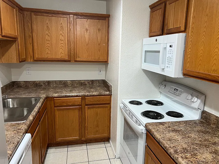 3417 Oro Grande Blvd #104 — Photo 12