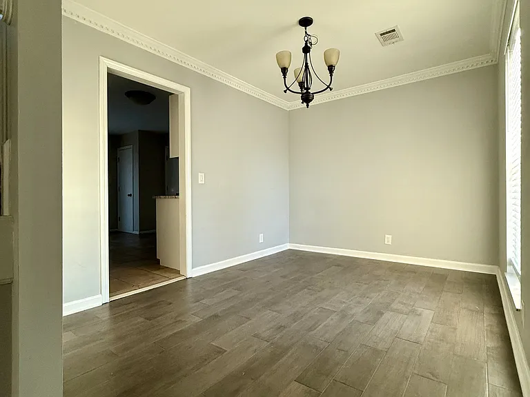 5801 Labrador Ln — Photo 7