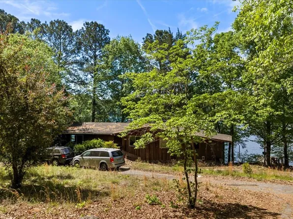 288 Lucky Ln, Bracey, VA 23919