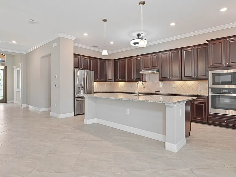 28076 Foxrock Ct — Photo 18