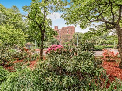 44 Metropolitan Oval #10D, Bronx, NY, 10462