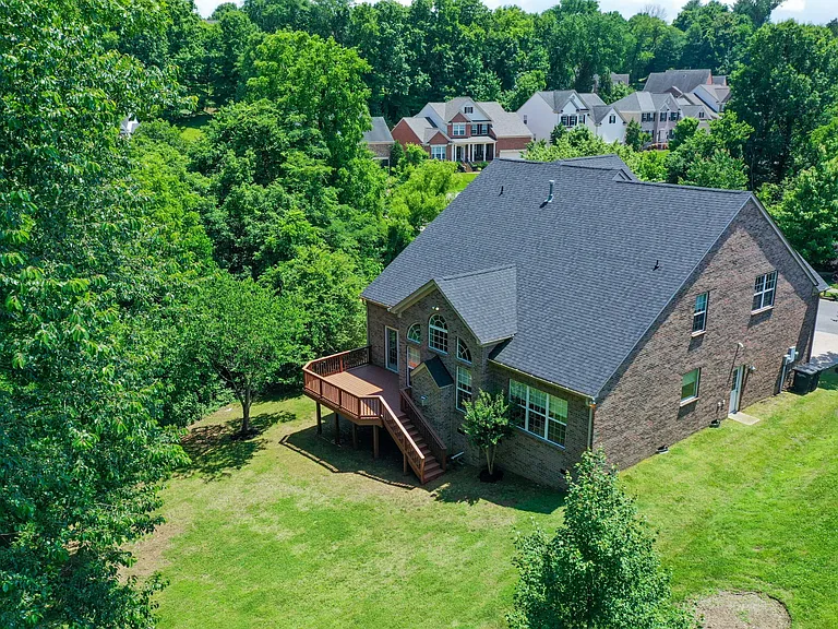 1204 Beech Hollow Dr — Photo 31
