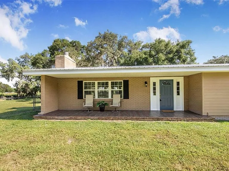 4854 E Hinson Ave — Photo 2