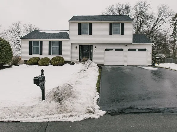 5762 Stonykill Dr, East Syracuse, NY 13057
