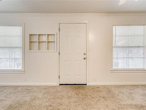 5th image of 4033 Kearby St