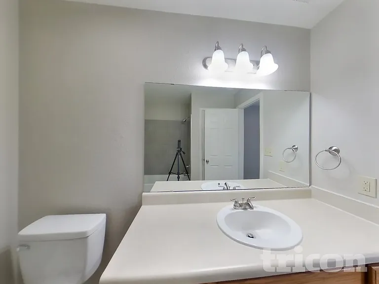 7260 Kidwell Dr — Photo 9
