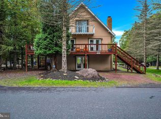 7381 Ventnor Dr, Tobyhanna, PA 18466