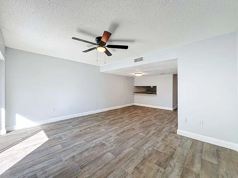 4117 S Semoran Blvd #14 — Photo 8