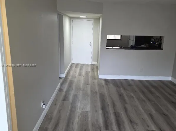 3399 Foxcroft Rd APT 203, Hollywood, FL 33025