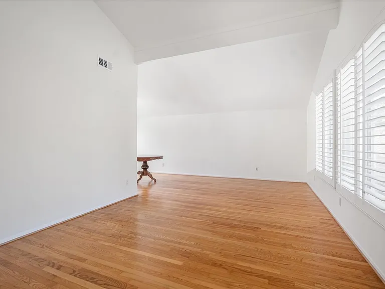13049 Shalimar Pl — Photo 9