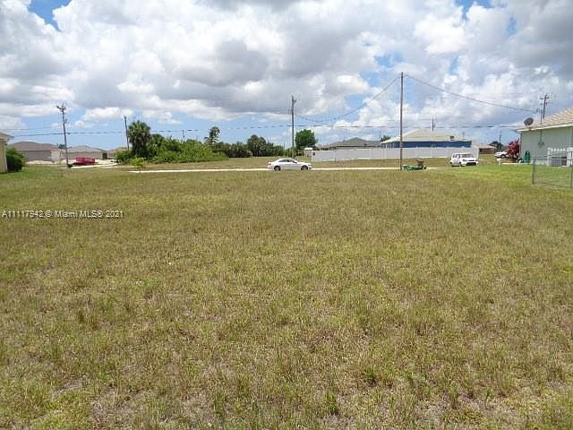 1st image of 221 Douglas Pkwy