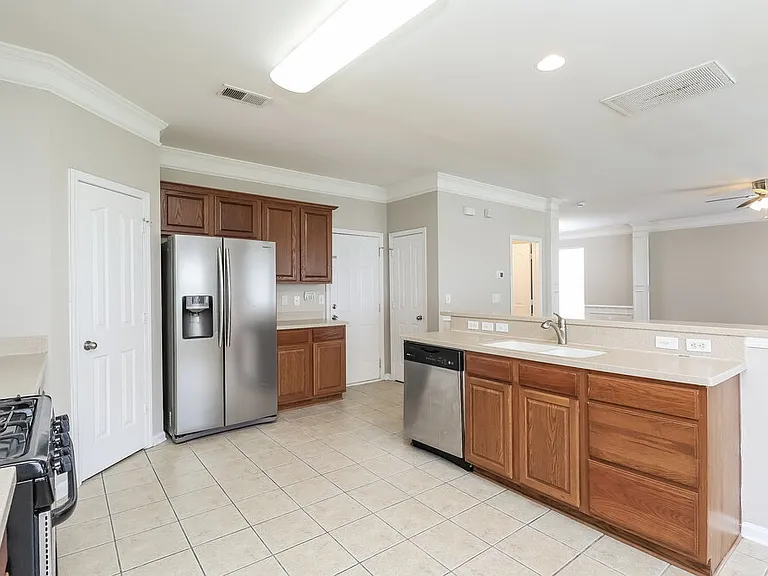 620 Wrayhill Dr — Photo 7