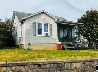 128 S Waverly St, Staunton, VA 24401