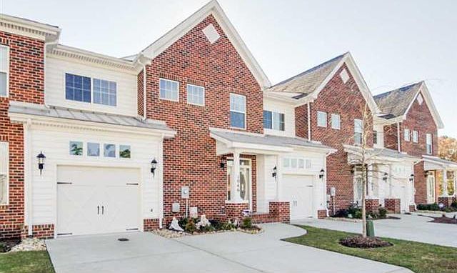 1st image of 1046 Christiana Cir