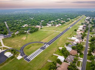 8913 Woodlawn Dr, Granbury, TX 76049