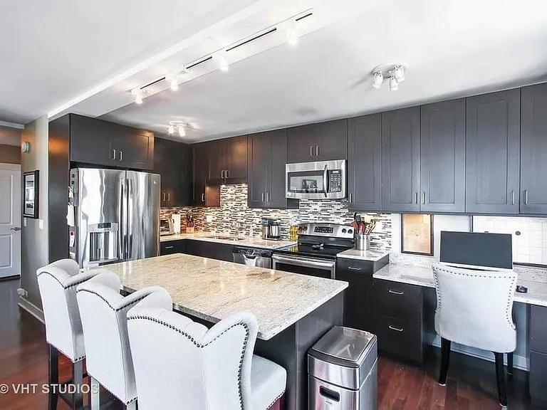 2930 N Sheridan Rd #1307 — Photo 5