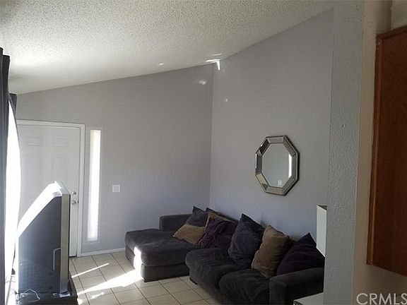 4th image of 12168 Hythe St
