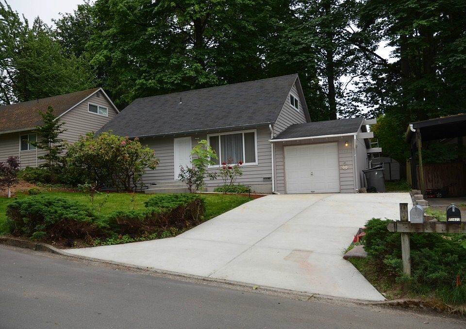 1st image of 11623 NE 74th St