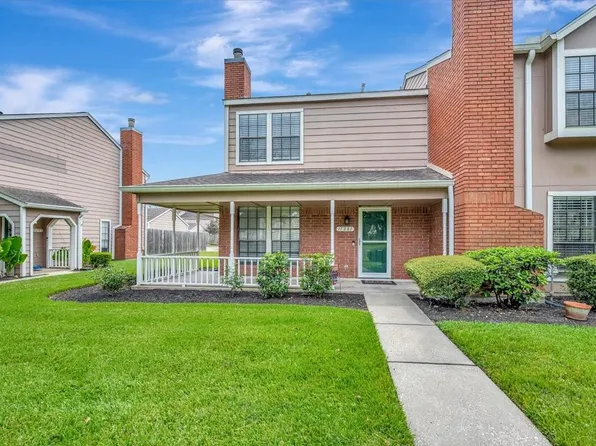 17287 Saturn Ln, Houston, TX 77058