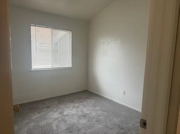 3372 W Shields Ave APT 101, Fresno, CA 93722