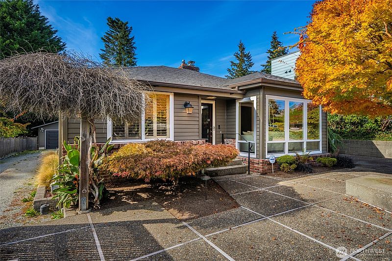 2nd image of 10501 39th Avenue SW