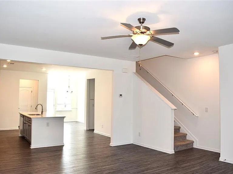 541 Ruths Dr — Photo 21