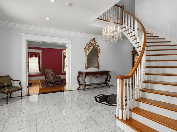 21st image of 99 Posey Cir