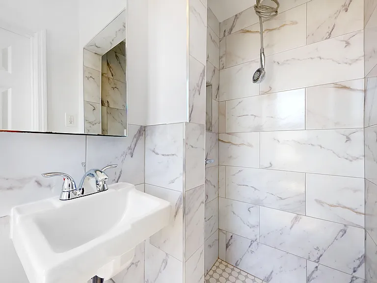 30-06 29th St #6F — Photo 18