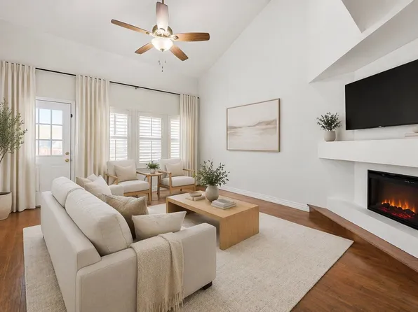 708 Creekwood Dr, Lewisville, TX 75067