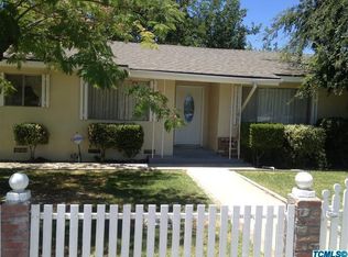 880 Cypress Ln, Lemoore, CA 93245