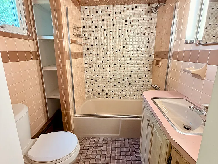1561 Cranston St #1 — Photo 13