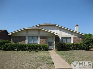 2207 E Crosby Rd, Carrollton, TX 75006