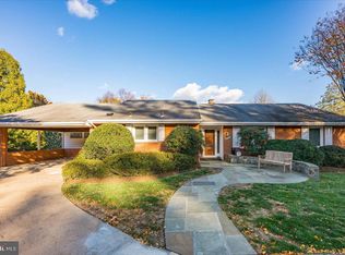 4714 33rd St N, Arlington, VA 22207