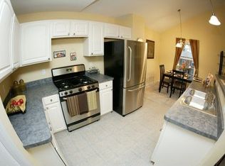 13574 Chinkapin Dr, Belleville, MI 48111