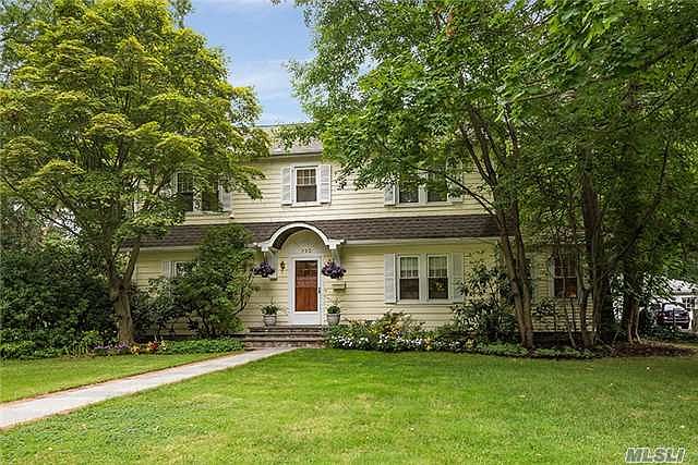 1st image of 102 Plandome Ct