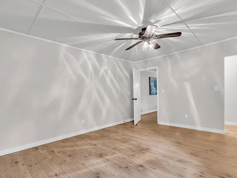 230 Acorn Aly — Photo 13