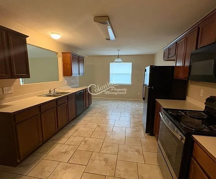 1307 Copper Creek Dr — Photo 4