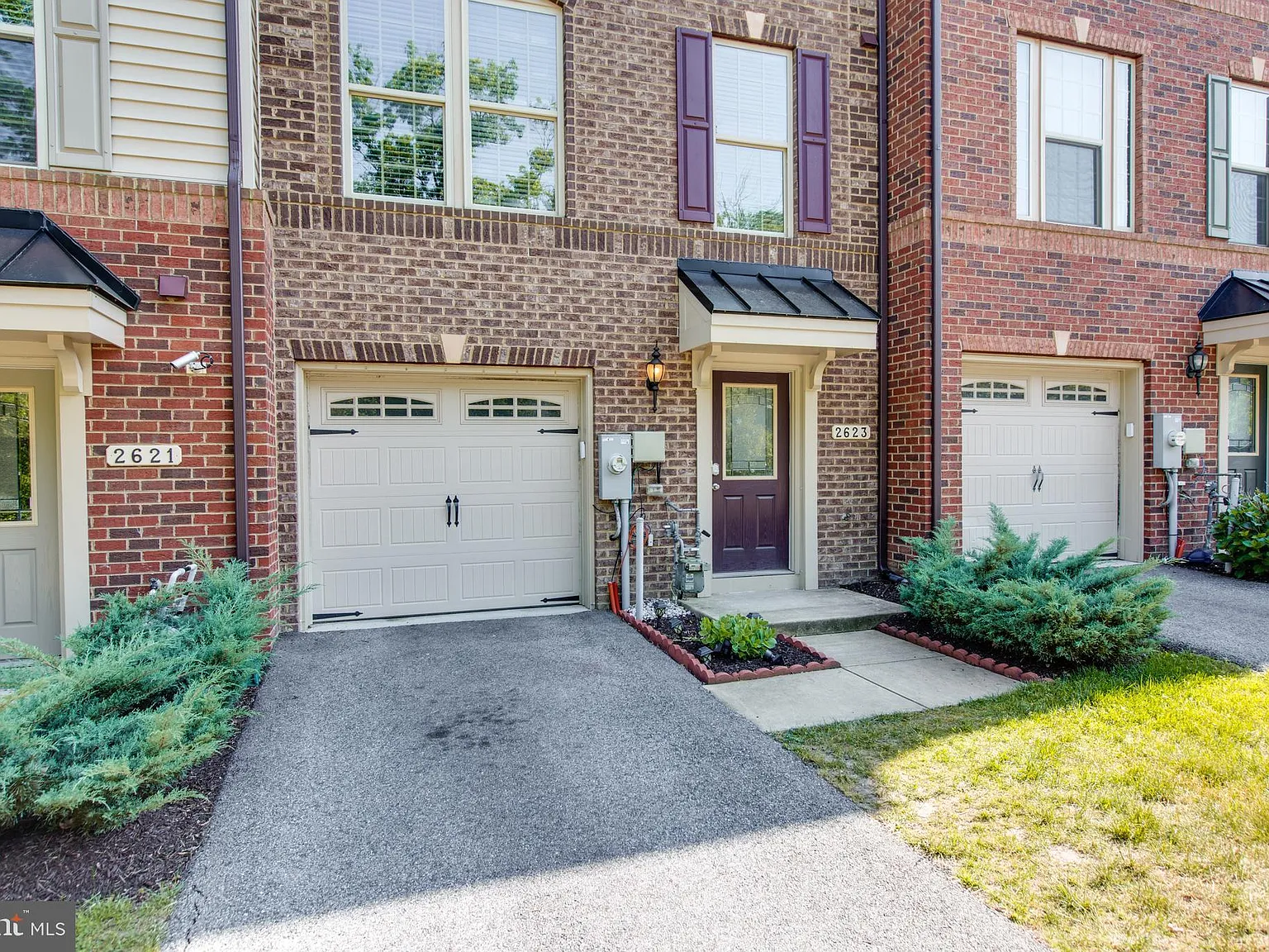 4 bed, 3.5 bath, 2300 sqft, $3,100 — Photo 4