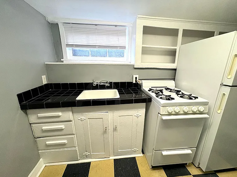 New York Apartments — Photo 14