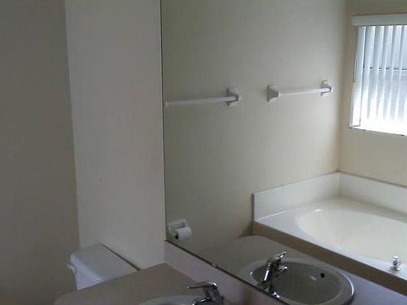 4th image of 1097 W Seagate Dr